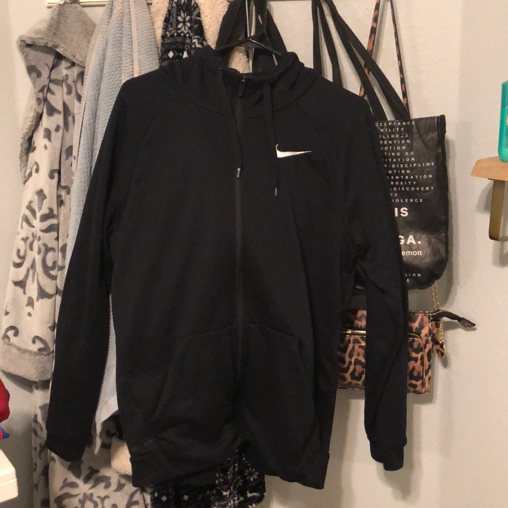SIZE M Men’s nike black sweatshirt